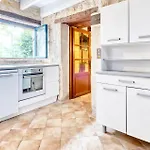2 Bedroom Pet Friendly In Saint-Rabier